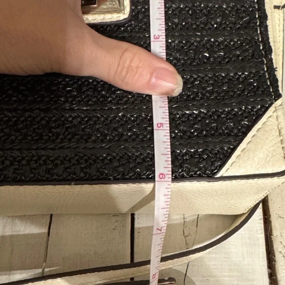 EUC Steve Madden Textured Black and Cream Box Crossbody Bag - Picture 8 of 10